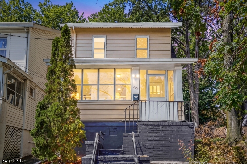 299 Smith St, Newark, NJ, 07106-2517