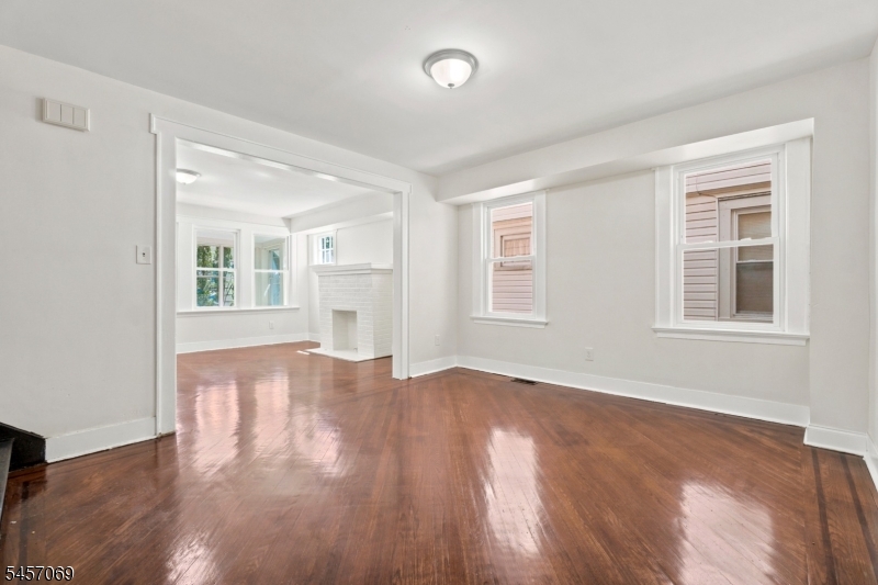 299 Smith St, Newark, NJ, 07106-2517