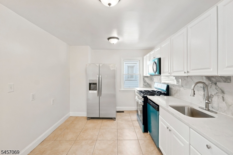 299 Smith St, Newark, NJ, 07106-2517