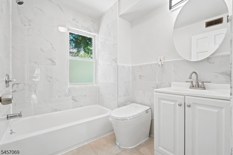 299 Smith St, Newark, NJ, 07106-2517