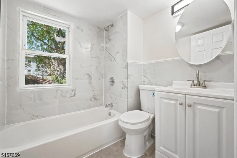 299 Smith St, Newark, NJ, 07106-2517