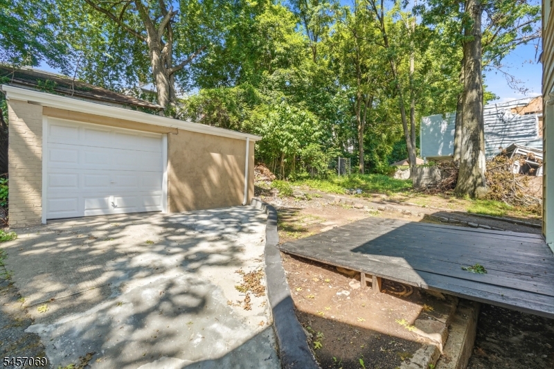 299 Smith St, Newark, NJ, 07106-2517