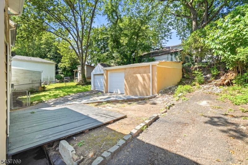 299 Smith St, Newark, NJ, 07106-2517