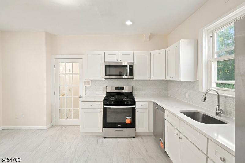 359 S 18Th St, Newark, NJ, 07103-1318