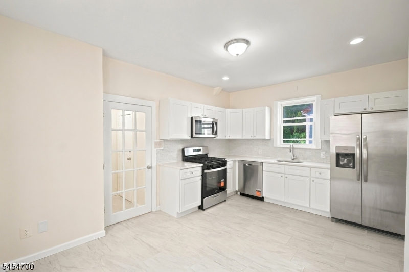 359 S 18Th St, Newark, NJ, 07103-1318