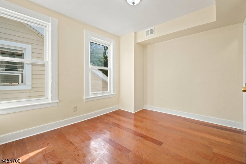 359 S 18Th St, Newark, NJ, 07103-1318