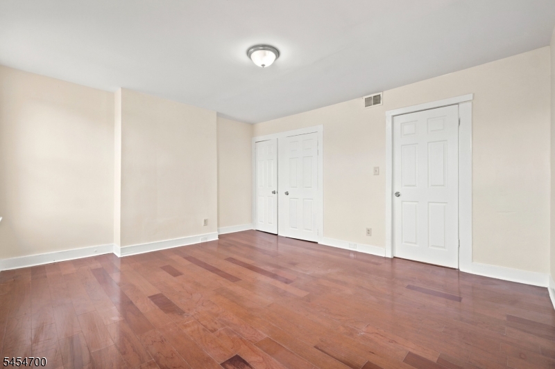 359 S 18Th St, Newark, NJ, 07103-1318