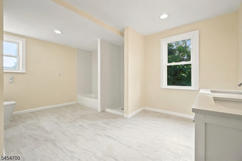 359 S 18Th St, Newark, NJ, 07103-1318