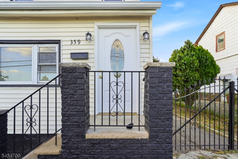 359 S 18Th St, Newark, NJ, 07103-1318
