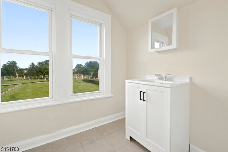 359 S 18Th St, Newark, NJ, 07103-1318