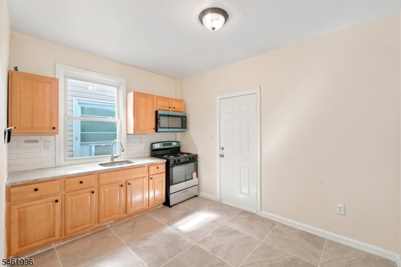 491 S 17Th St, Newark, NJ, 07103-1203