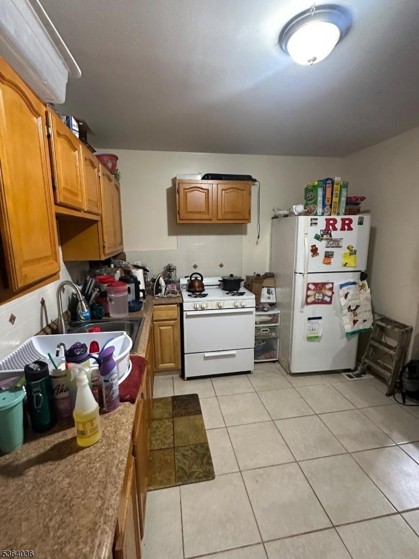 348 13Th Ave, Newark, NJ, 07103-3794