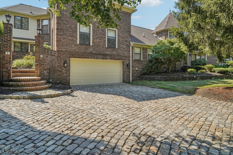 listing main picture