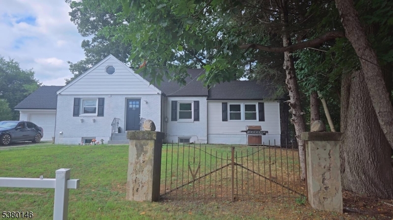 listing main picture