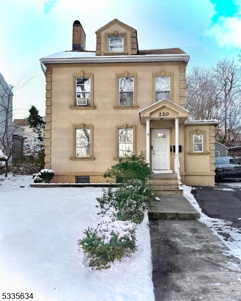 listing main picture
