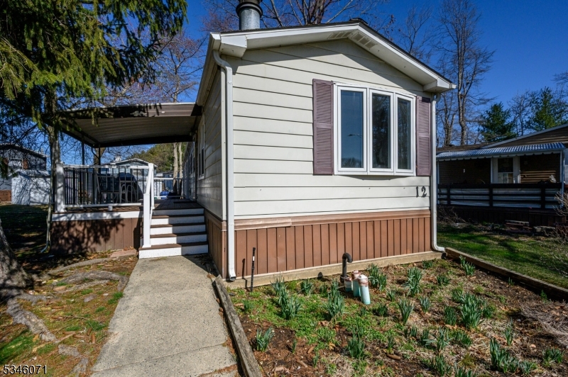 listing main picture