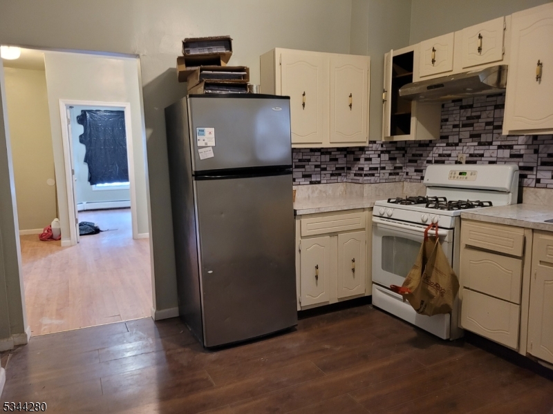 listing main picture