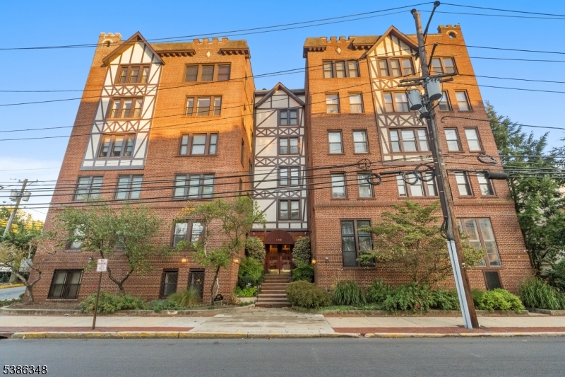 listing main picture