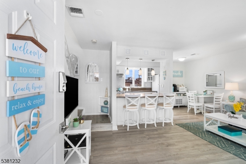 listing main picture