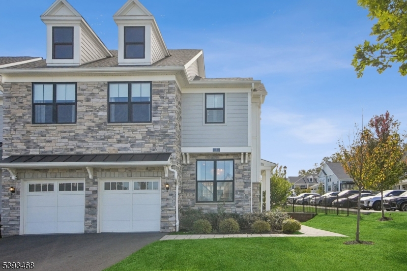 listing main picture