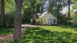 More fabulous yard!