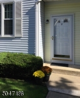 Steps away from Train Station, Downtown Summit Shops and Restaurants.