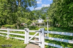 An Iconic Chatham Historical home