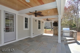 Covered patio/FP/grill
