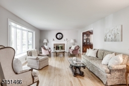 SUNLIT WITH BAY WINDOW & WOOD BURNING FIREPLACE