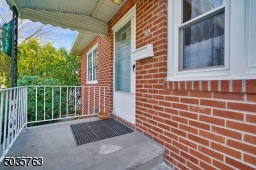 view of entrance/front door