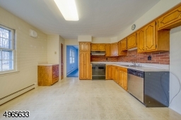 Spacious eat in kitchen
