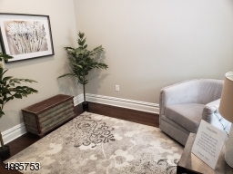 Nice study or computer room/home office area