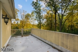 25' x 8' Overlooking the backyard