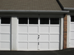 AUTOMATIC GARAGE DOOR OPENER