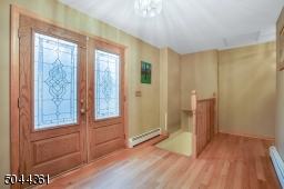 Beautiful double leaded glass doors. Bring in the sunshine!