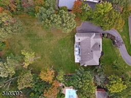 Lovely Hillside setting in Stone Ridge Estates