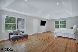 Sitting Room, Walk-In Closet