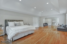 Sitting Room, Walk-In Closet