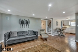 Open concept, from the kitchen to the family room!