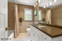 Main hallway bath