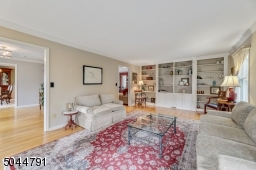 Two entrances, great flow for entertaining!