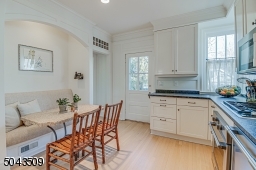 Custom Banquet & Direct Access to Back Deck