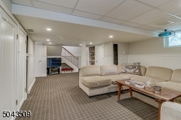 Recreation & TV/Media Room