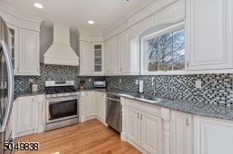 Granite Countertops, Soft Close Cabinets and Drawers