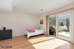 Hardwood Floors, Walk In Closet