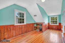 Hardwood Floors & Ceiling Fan