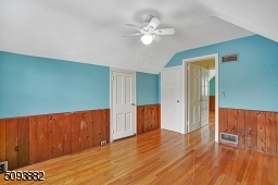 Hardwood Floors & Ceiling Fan