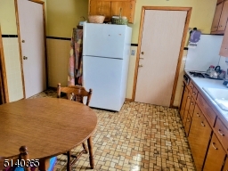 Eat in kitchen