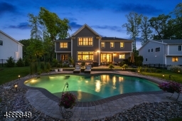 Your own paradise in green suburbia! Newer saltwater pool with sunset views and beautiful entertaining area!
