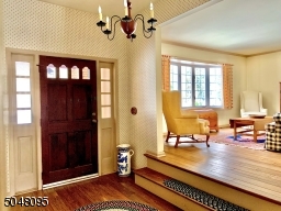 Entry Foyer w/Double Closets